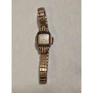Vintage Helzberg Women's Watch - Untested